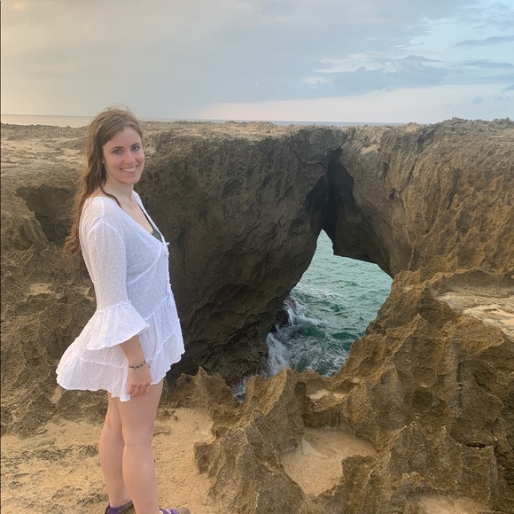 Meet your Posher, Hannah - Picture 2 of 3